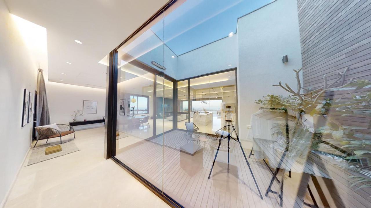 Serene - Infinity Cview Pool - 4 Bedrooms Luxury Penthouse Хайфа Экстерьер фото
